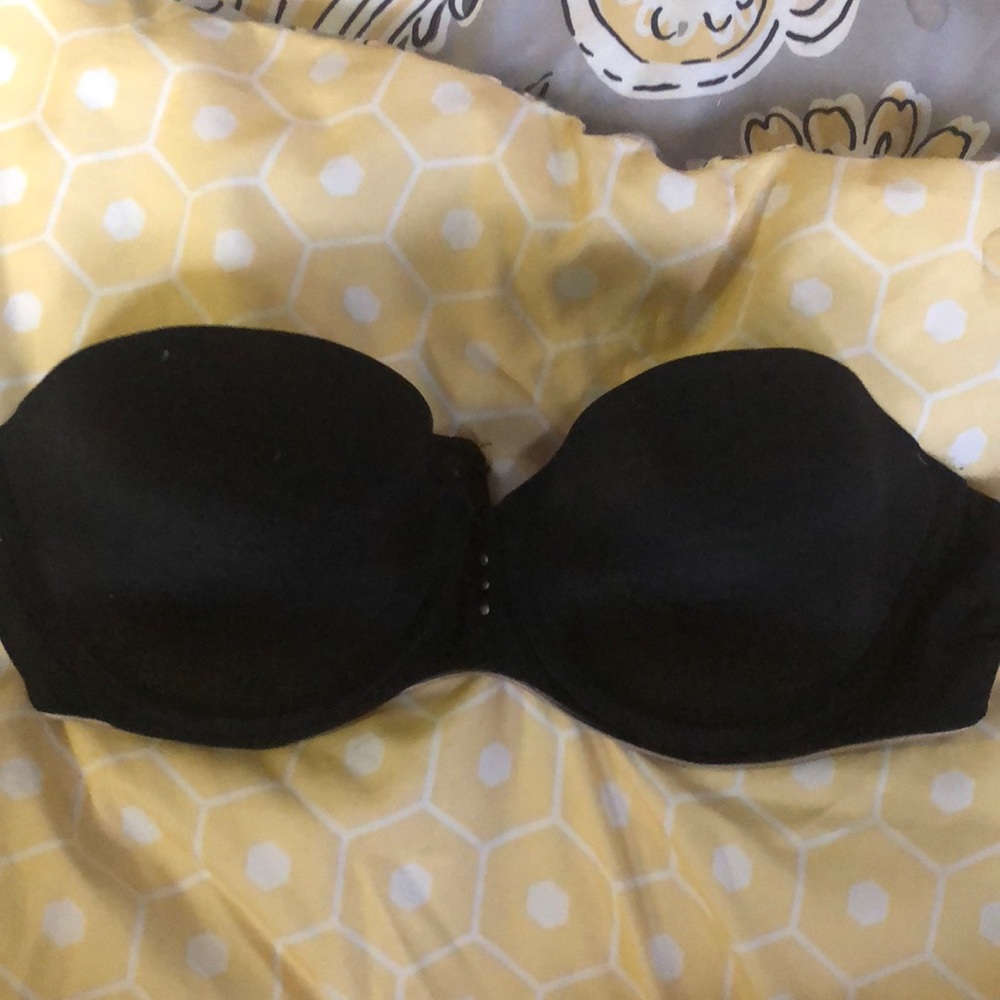 Black strapless bra 36c